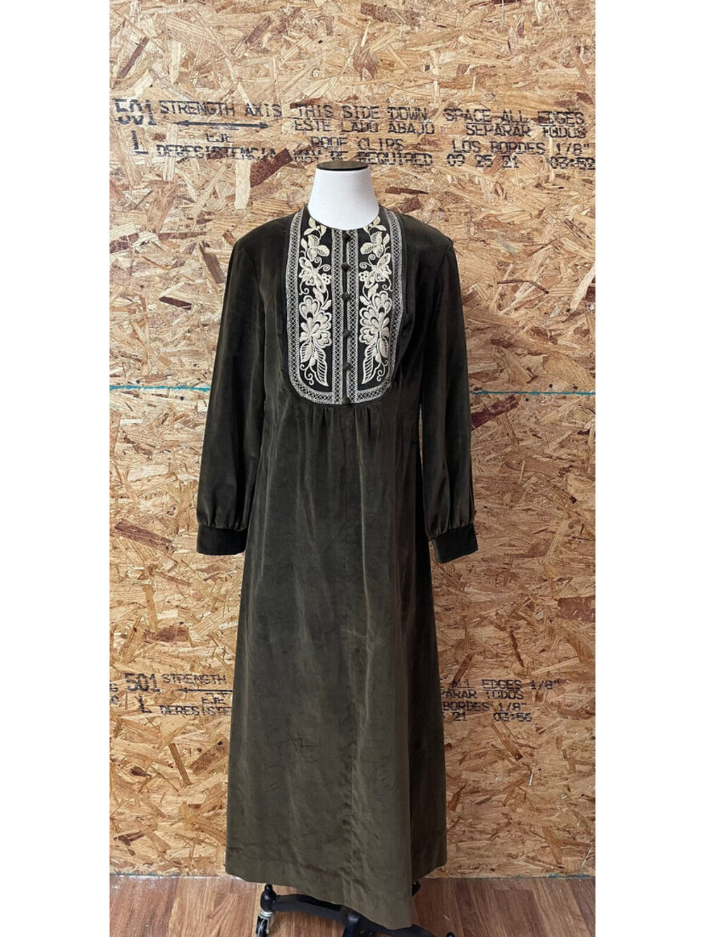 1970’s Rag Dolls San Francisco Brown Velvet Embroidered Maxi Dress sz S - M